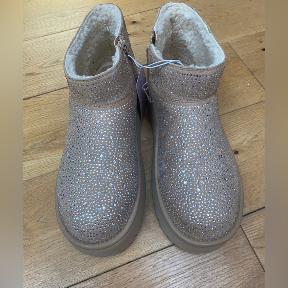 Tan boots, Wild Fable Rhinestone faux fur platform booties, winter boots - Picture 7 of 10